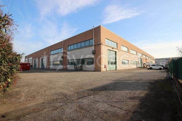 locale commerciale in affitto a Calderara di Reno