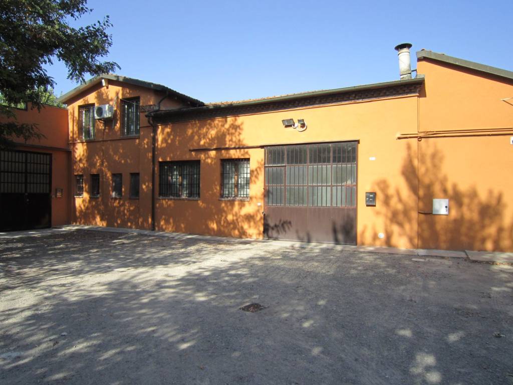 locale commerciale in affitto a Calderara di Reno in zona Bargellino