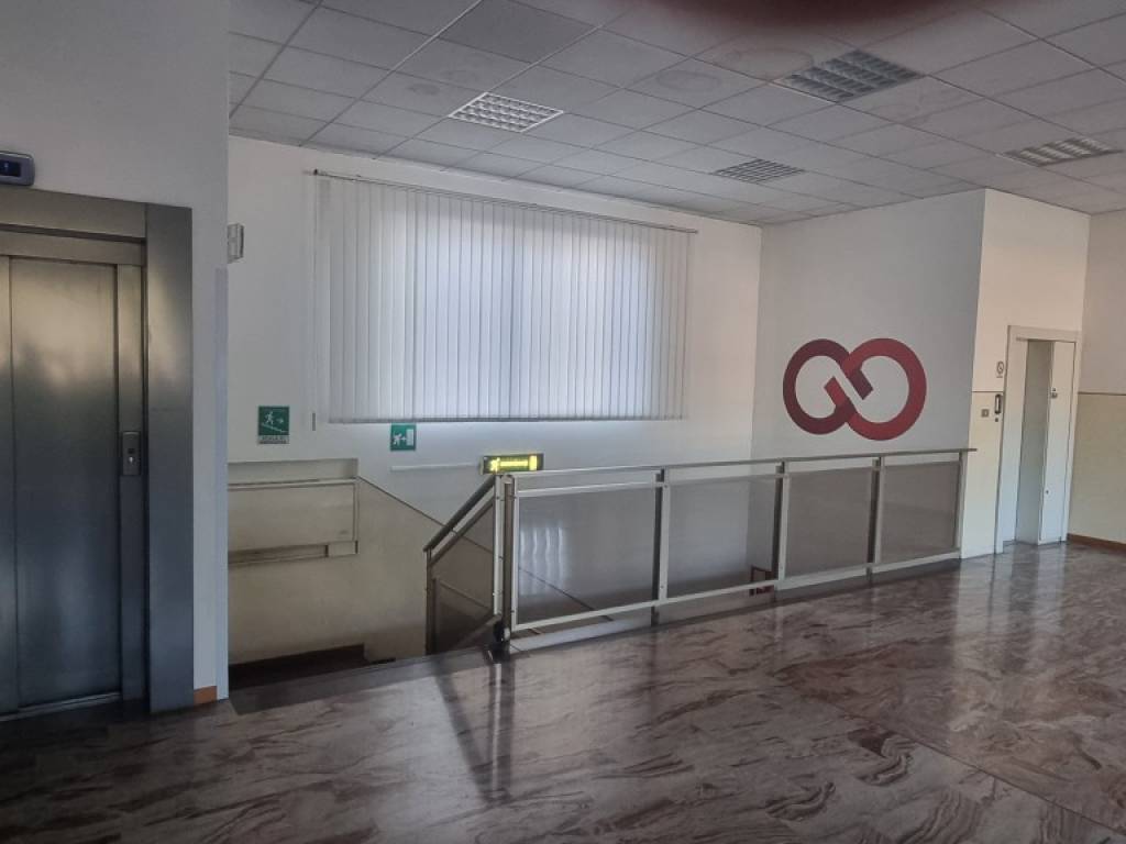 ufficio in affitto a Calderara di Reno