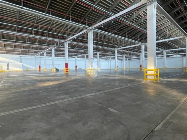 locale commerciale in affitto a Calderara di Reno in zona Lippo