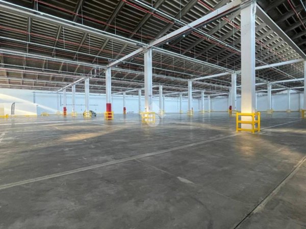 locale commerciale in affitto a Calderara di Reno in zona Lippo