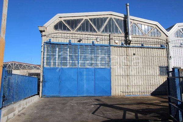 locale commerciale in affitto a Calderara di Reno