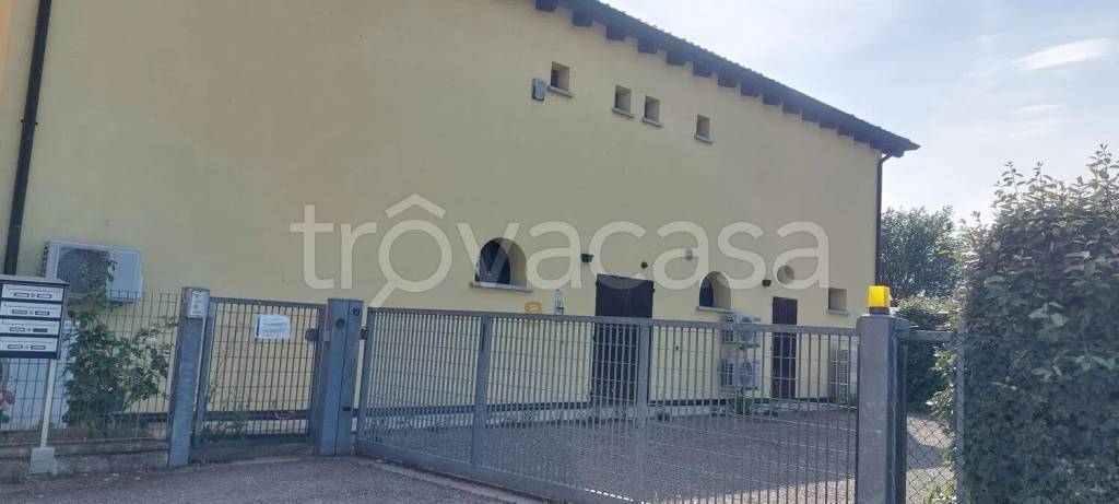 ufficio in affitto a Calderara di Reno in zona Lippo