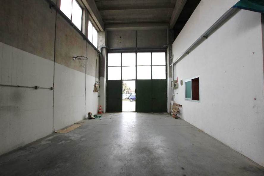 ufficio in affitto a Calderara di Reno in zona Lippo