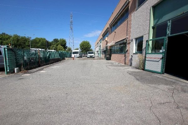 locale di sgombero in affitto a Calderara di Reno