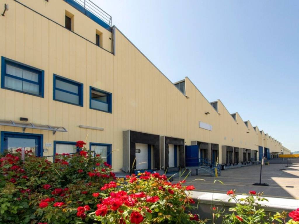 locale commerciale in affitto a Calderara di Reno in zona Lippo