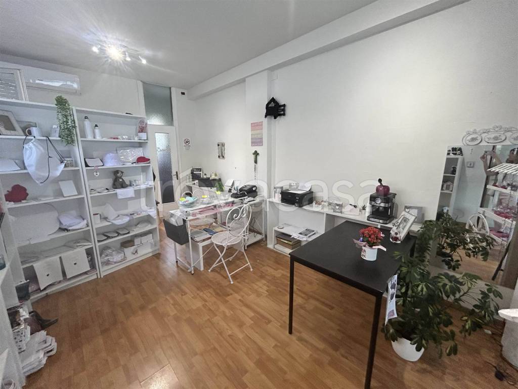 negozio in affitto a Calderara di Reno