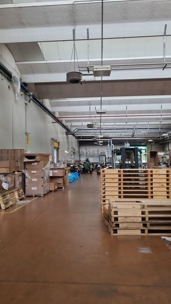 locale di sgombero in affitto a Calderara di Reno in zona Lippo