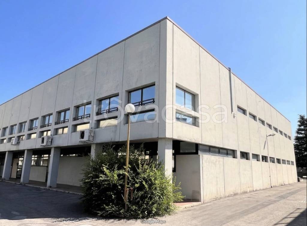 locale commerciale in affitto a Calderara di Reno in zona Lippo