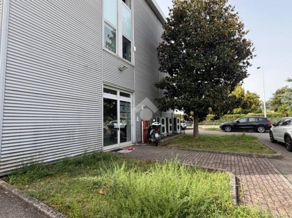 ufficio in affitto a Calderara di Reno in zona Bargellino