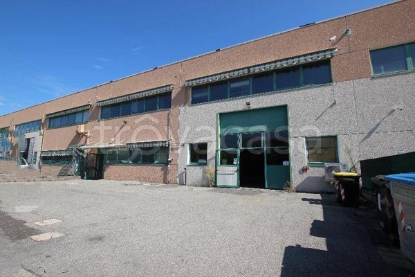 locale commerciale in affitto a Calderara di Reno in zona Lippo