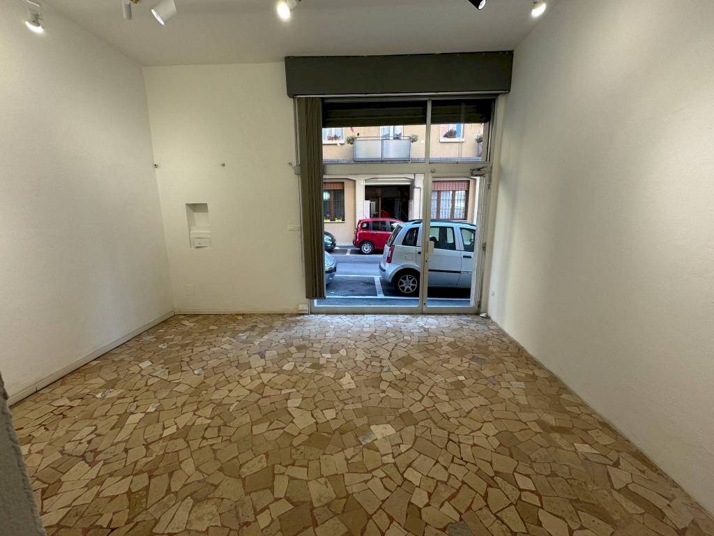 negozio in affitto a Casalecchio di Reno