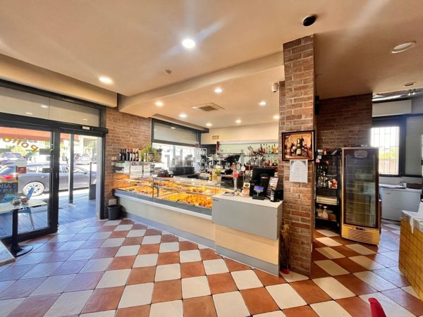 negozio in affitto a Casalecchio di Reno