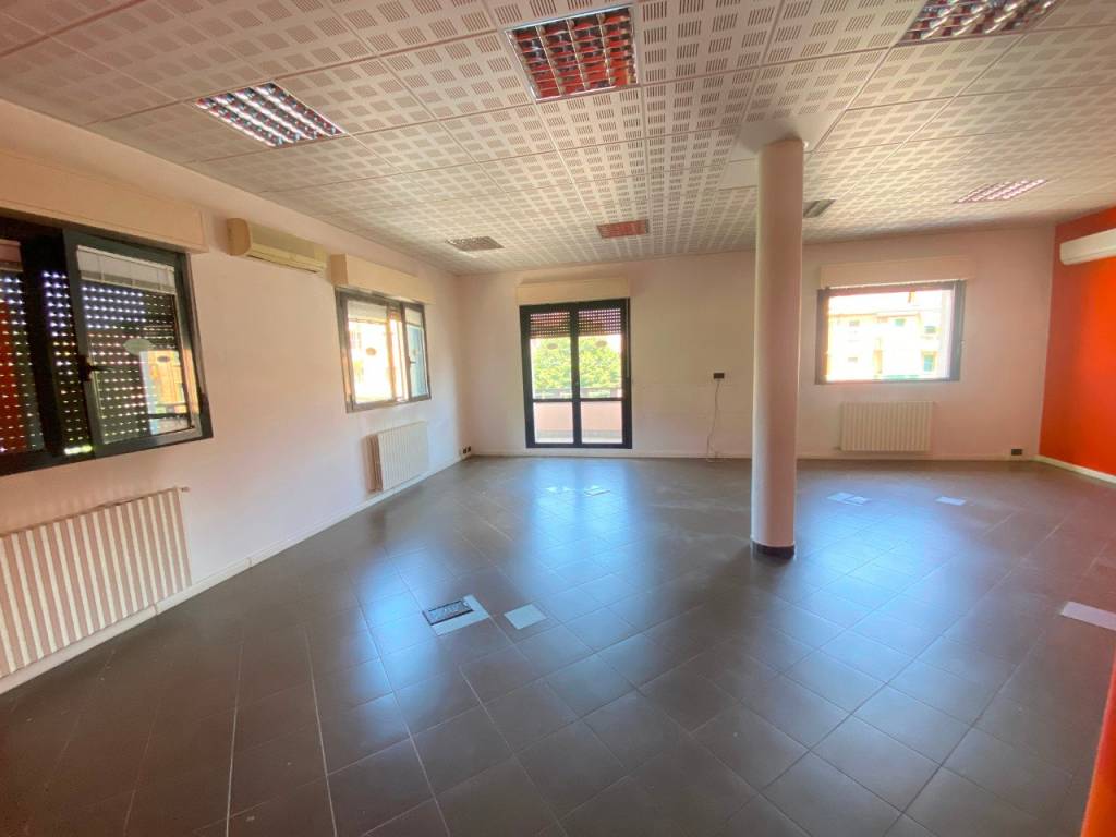 ufficio in affitto a Casalecchio di Reno in zona Croce