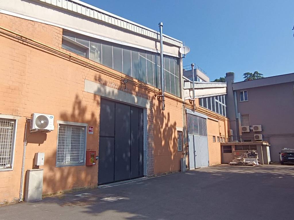 capannone in affitto a Casalecchio di Reno