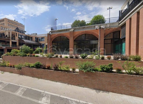 negozio in affitto a Casalecchio di Reno