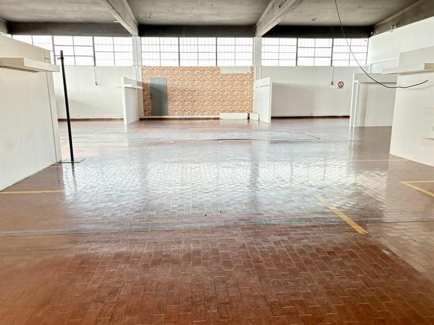 locale commerciale in affitto a Casalecchio di Reno