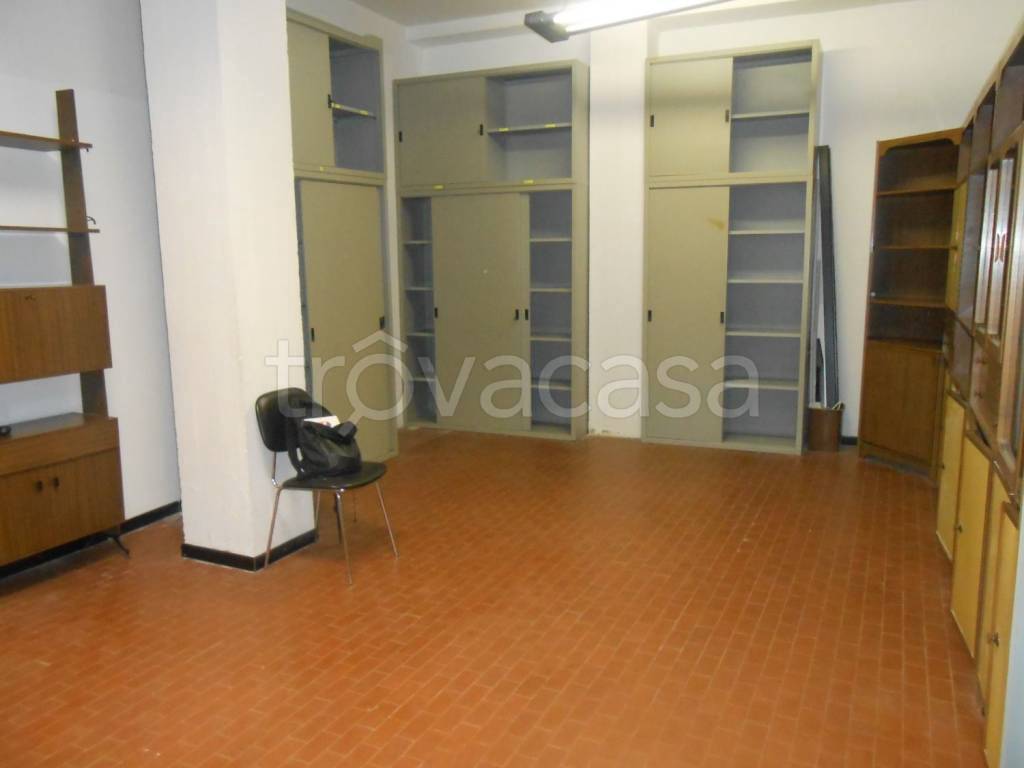 locale commerciale in affitto a Casalecchio di Reno in zona Croce