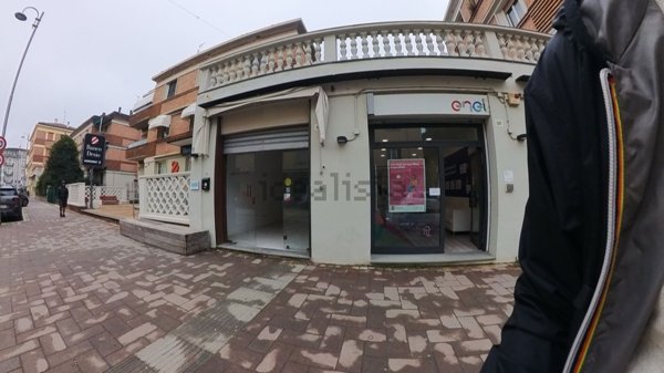negozio in affitto a Casalecchio di Reno