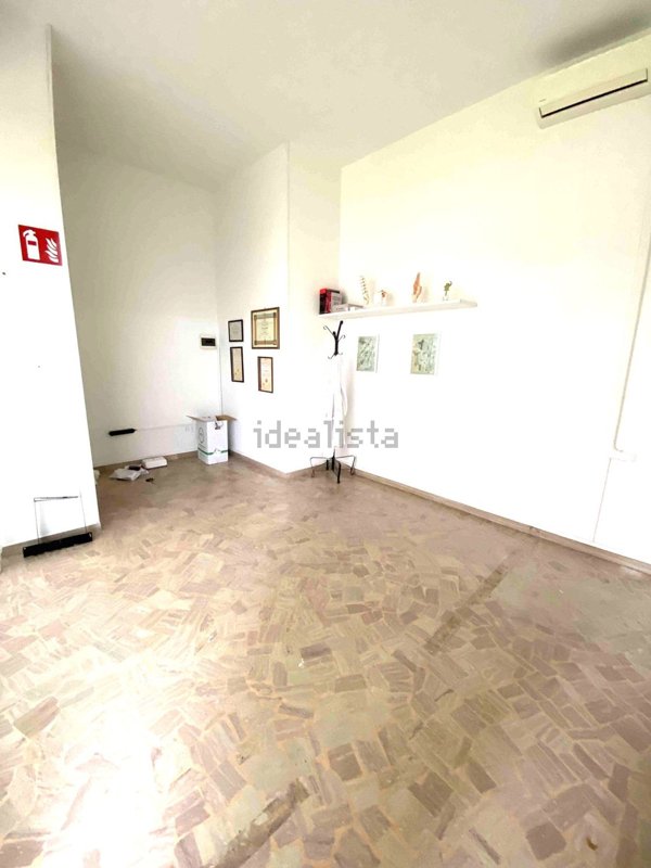 locale commerciale in affitto a Casalecchio di Reno