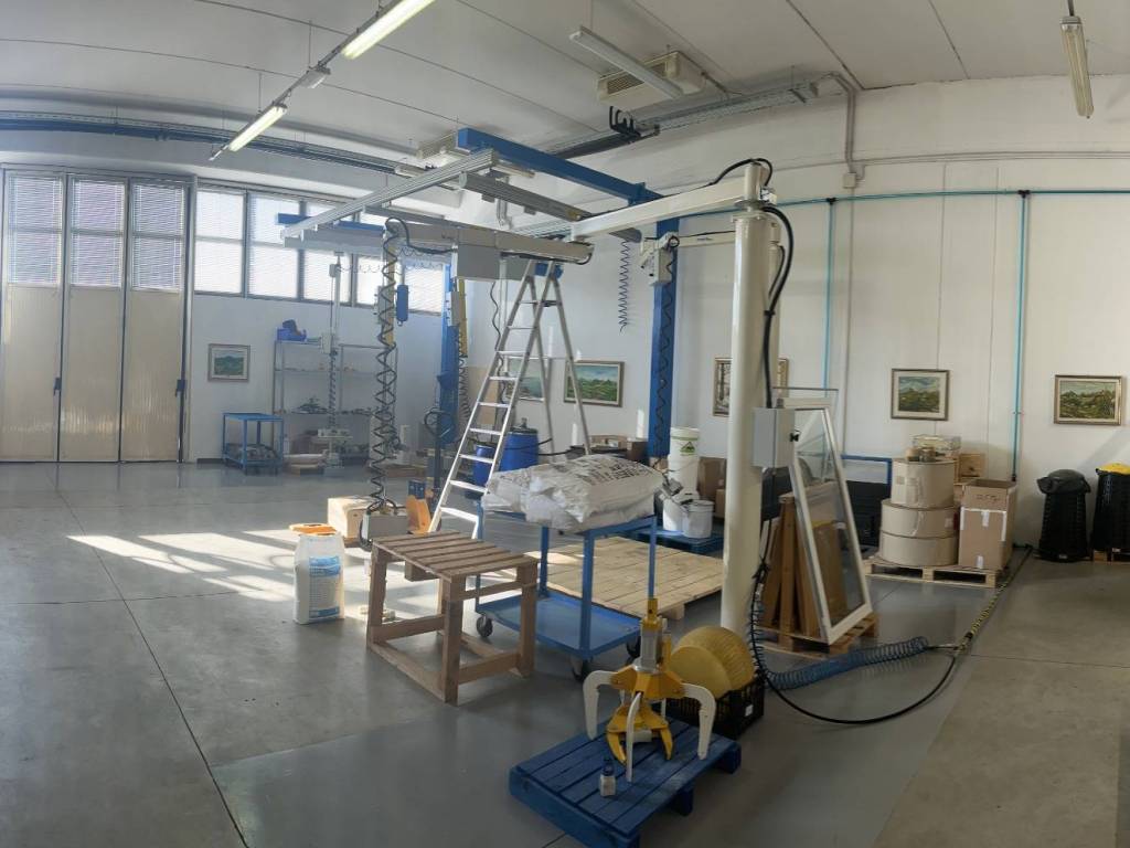 locale commerciale in affitto a Casalecchio di Reno