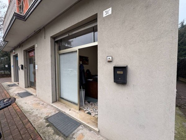 negozio in affitto a Casalecchio di Reno in zona Garibaldi/La Mutua