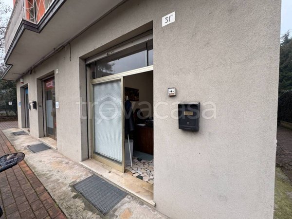 negozio in affitto a Casalecchio di Reno in zona Garibaldi/La Mutua
