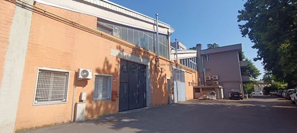 locale di sgombero in affitto a Casalecchio di Reno