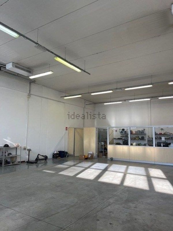 locale di sgombero in affitto a Casalecchio di Reno