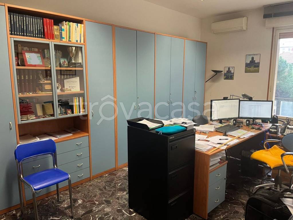 ufficio in affitto a Casalecchio di Reno in zona Croce
