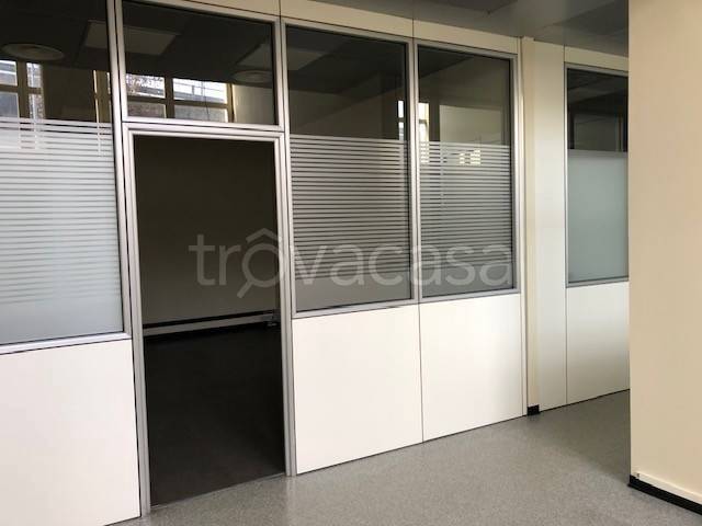 locale commerciale in affitto a Casalecchio di Reno