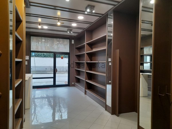 negozio in affitto a Casalecchio di Reno