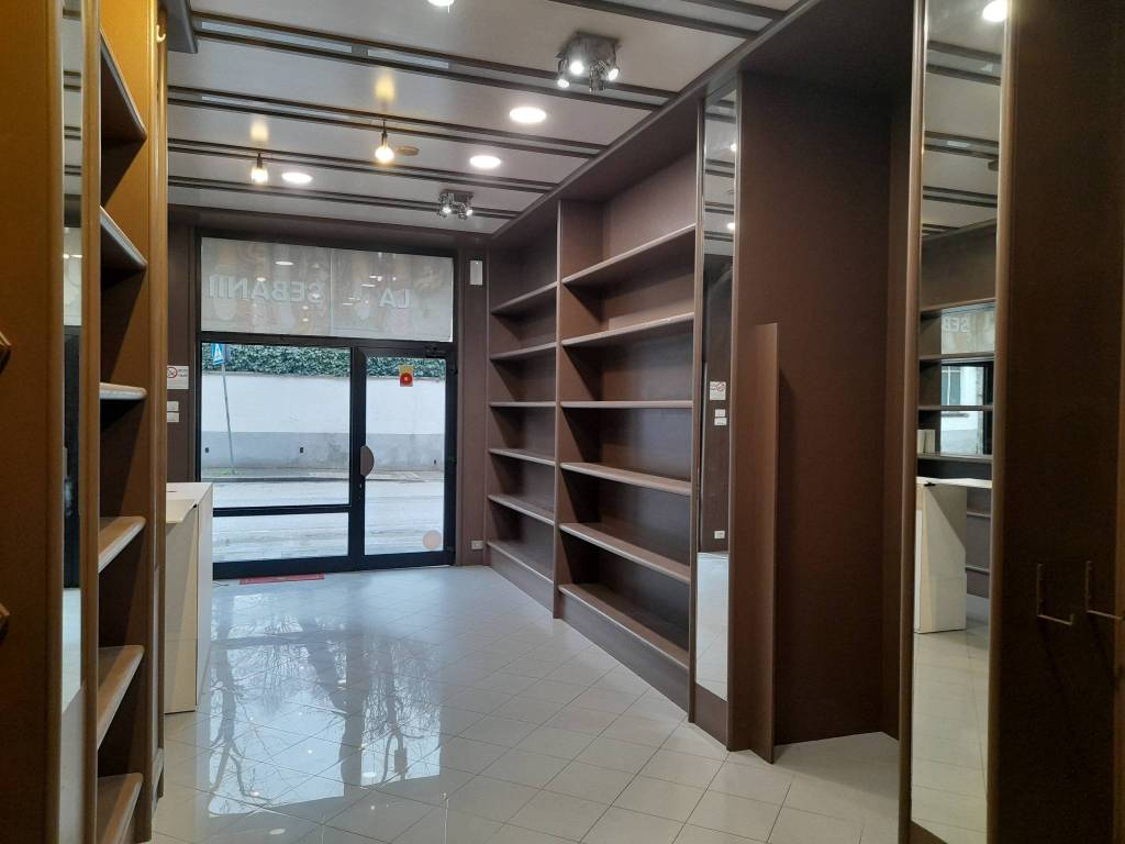 negozio in affitto a Casalecchio di Reno