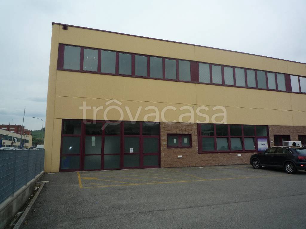 locale commerciale in affitto a Casalecchio di Reno