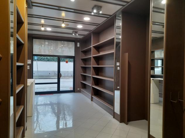 locale commerciale in affitto a Casalecchio di Reno