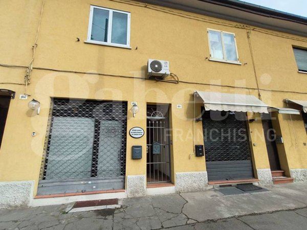 negozio in affitto a Casalecchio di Reno in zona Croce