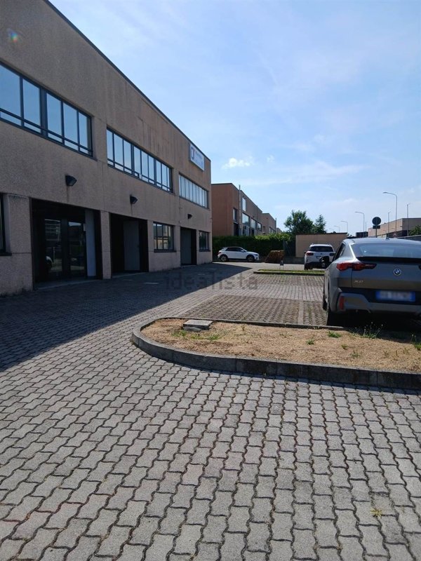 capannone in affitto a Casalecchio di Reno
