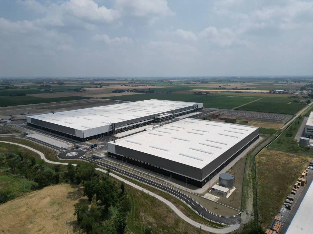 locale commerciale in affitto a Castel Guelfo di Bologna