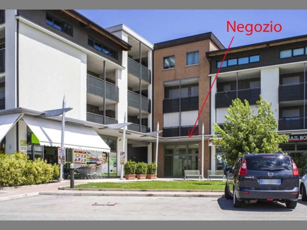 negozio in affitto a Castel Guelfo di Bologna