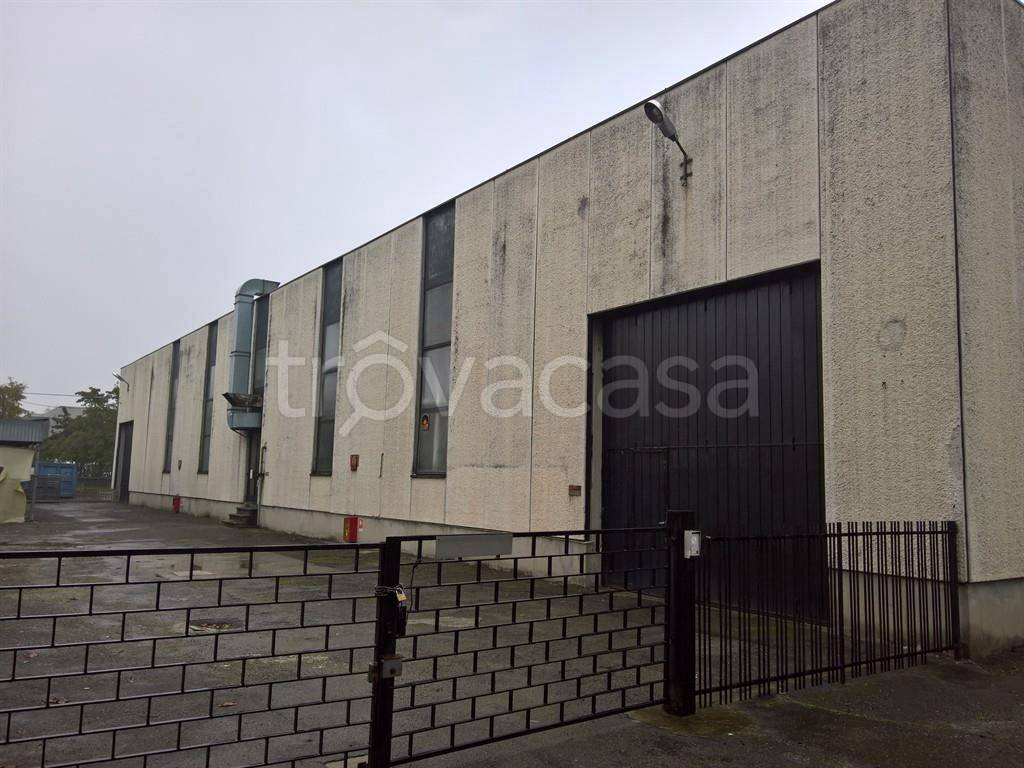 locale commerciale in affitto a Castel Maggiore