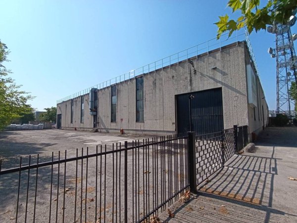 locale commerciale in affitto a Castel Maggiore