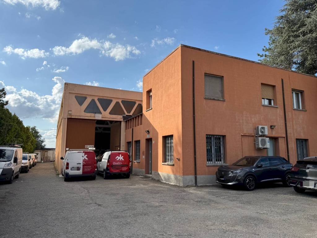 locale commerciale in affitto a Castel Maggiore