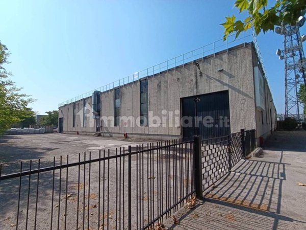 locale commerciale in affitto a Castel Maggiore