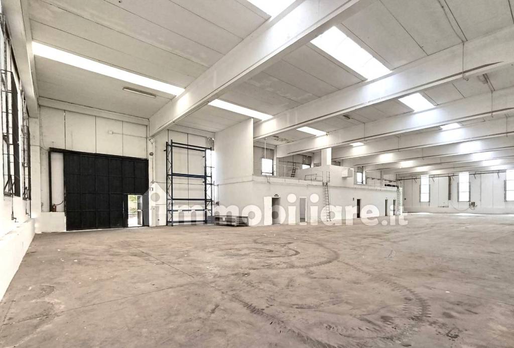 locale commerciale in affitto a Castel Maggiore