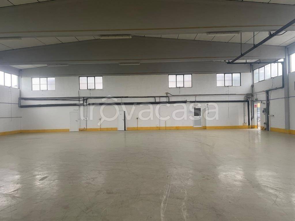 locale commerciale in affitto a Castel Maggiore