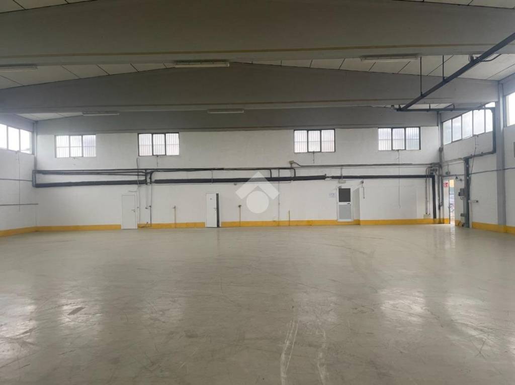 locale commerciale in affitto a Castel Maggiore