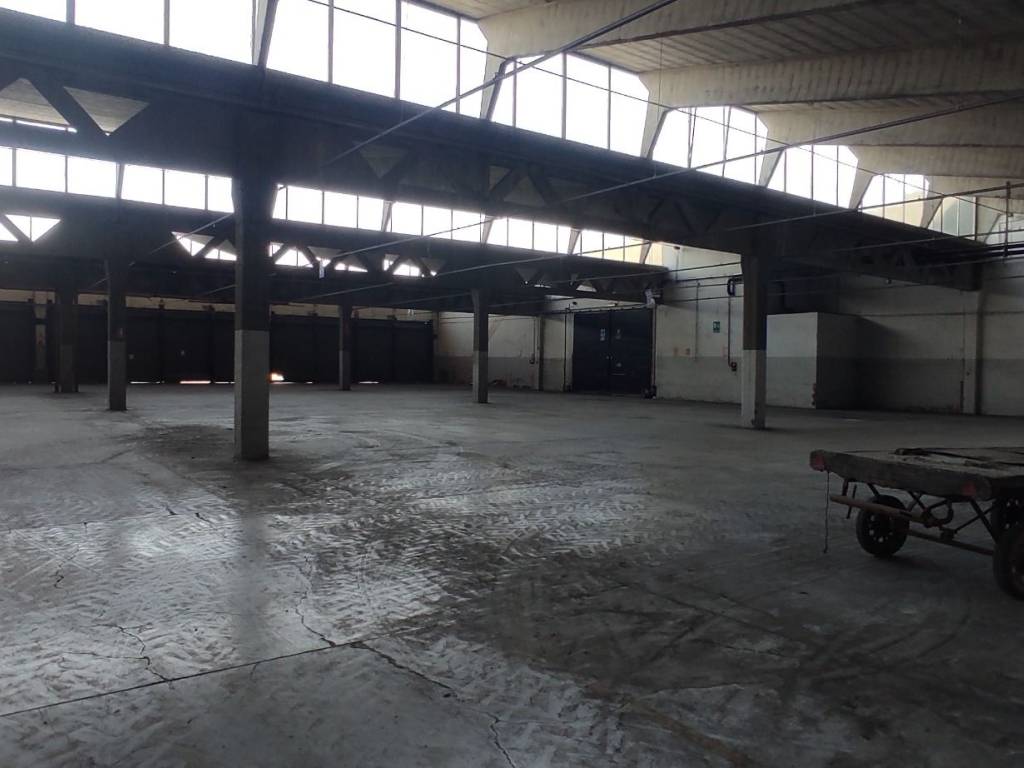 locale commerciale in affitto a Castel Maggiore