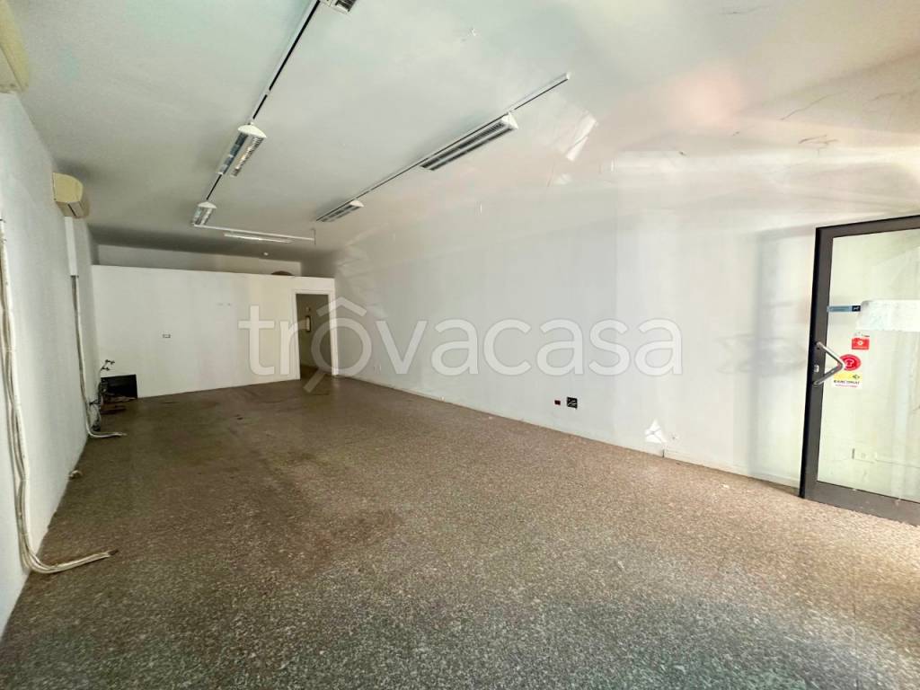 negozio in affitto a Castel San Pietro Terme