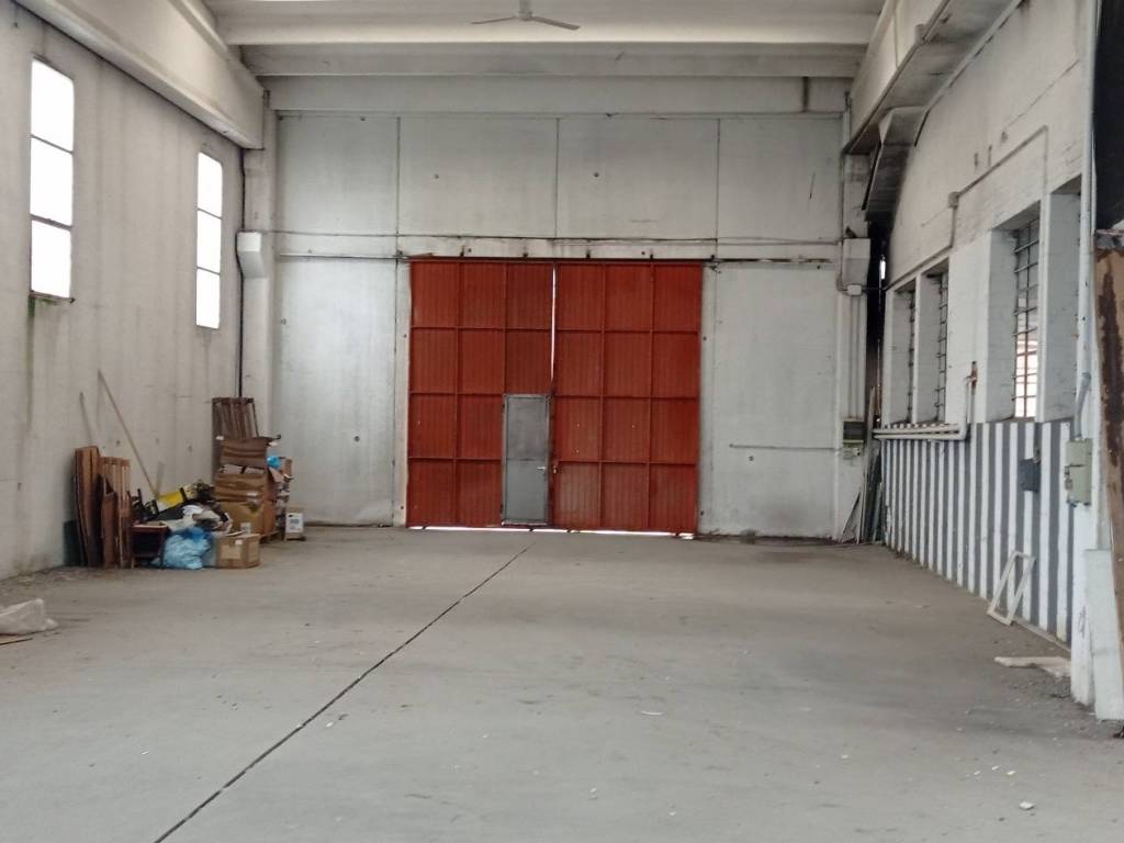 locale commerciale in affitto a Castel San Pietro Terme in zona Osteria Grande