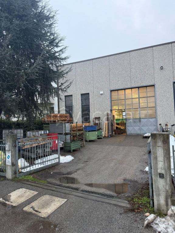 locale commerciale in affitto a Castel San Pietro Terme